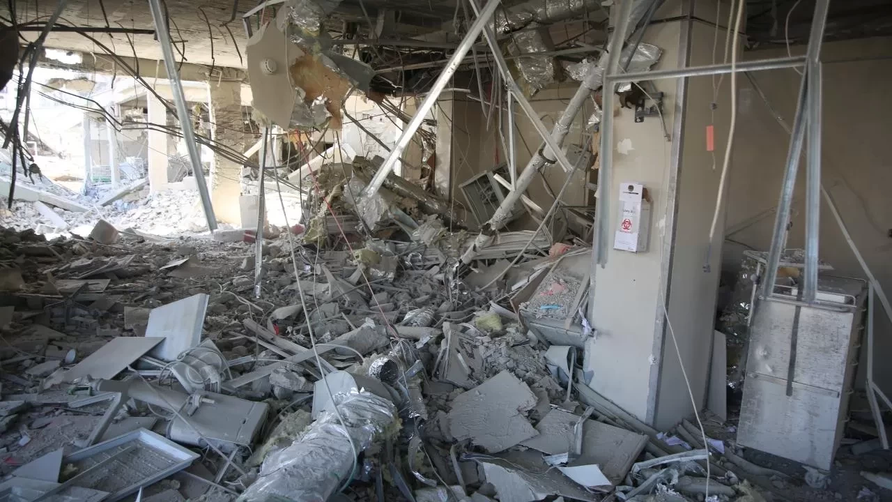 İsrail'in çekildiği bölgelerde hastanelerdeki yıkımın boyutu gün yüzüne çıktı