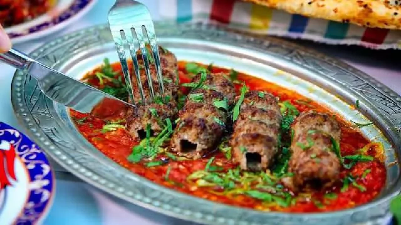 Gaziantep Usulü Altı Ezmeli Kebap: Orijinal Tadını Evde Yakalayın