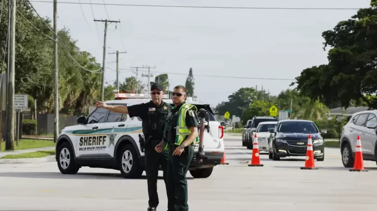 Florida’da polisten kaçan araç bara daldı, 4 ölü 11 yaralı