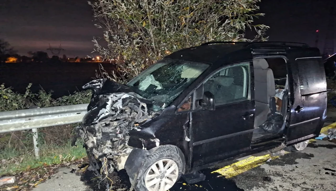 Sakarya’da iki hafif ticari araç çarpıştı: 1 ölü, 2 yaralı