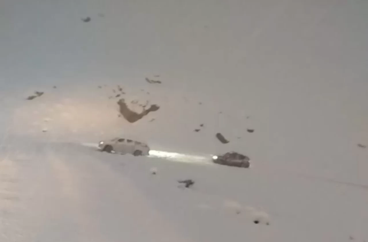 Yüksekova'da kar nedeniyle mahsur kalanlara Mehmetçik'ten kurtarma operasyonu