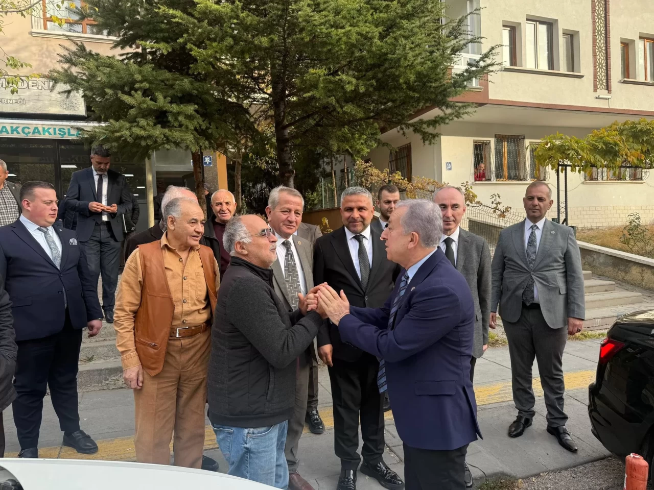 MHP'li Sadir Durmaz’dan Keçiören’de “Hayırlı Günler Komşum” ziyareti