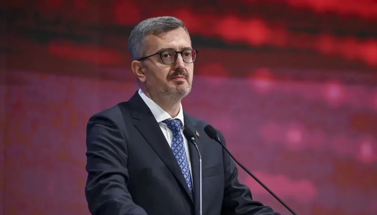 İletişim Başkanı Duran’dan Özel’e sert tepki: “Siyasi nezaketin sınırlarını aştı”