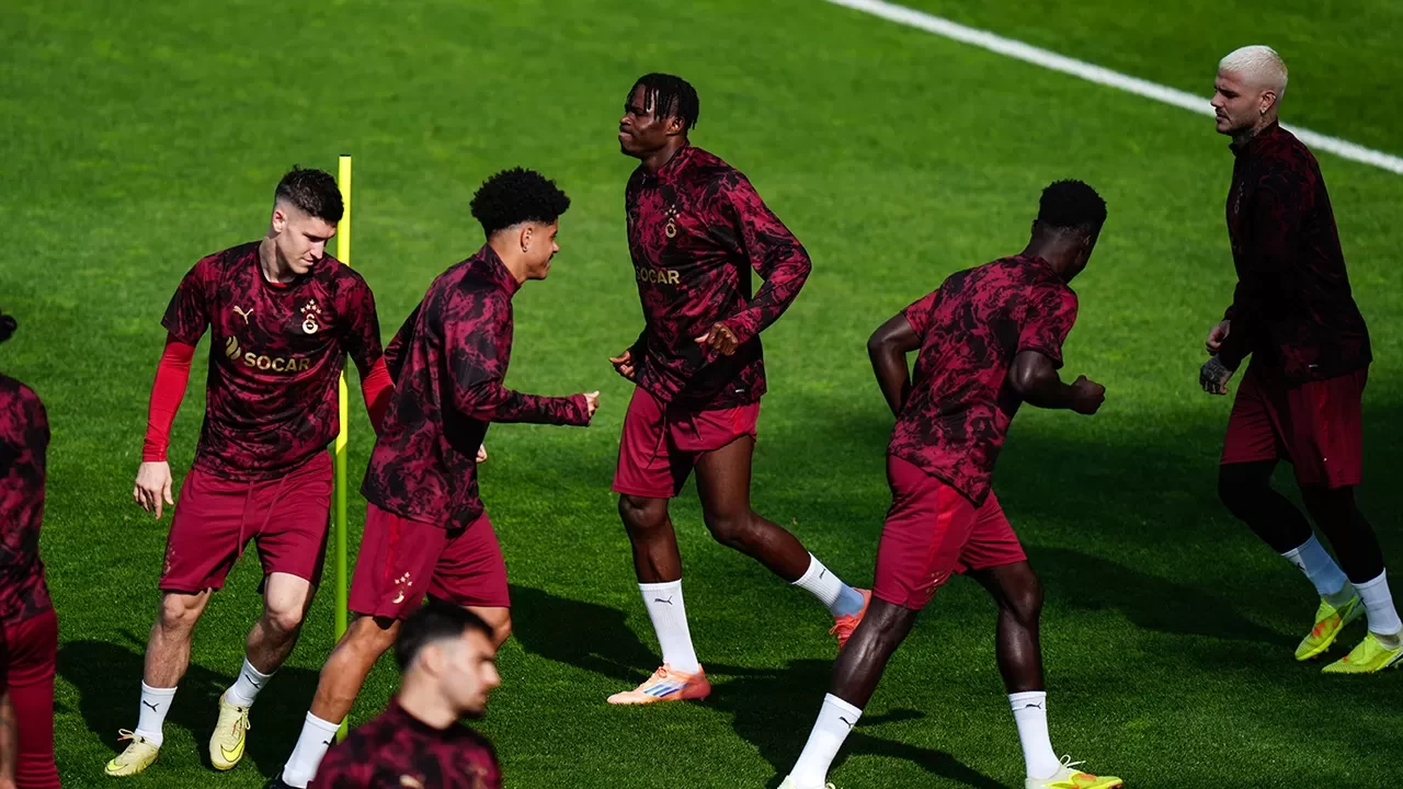 Galatasaray, UEFA Şampiyonlar Ligi'nde Ajax deplasmanına hazır