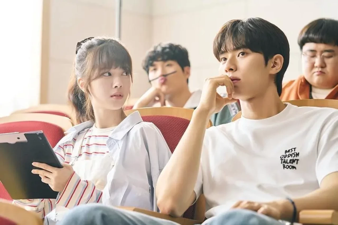 Bon Appétit, Your Majesty Dizisinin Yıldızı Lee Chae-Min Kimdir? Yaşı ve Boyu Kaç?