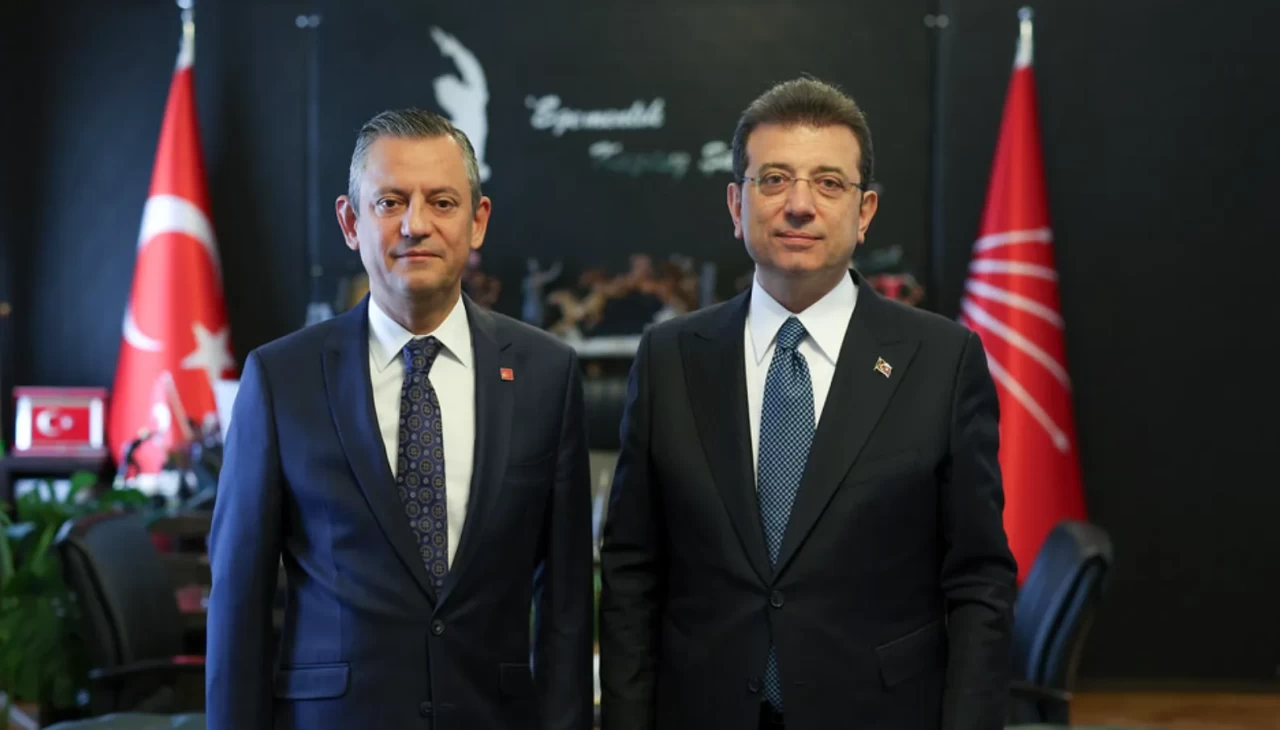 Özgür Özel'i ve CHP'yi mahkeme salonlarında süründüren Ekrem İmamoğlu, hangi dava ve soruşturmalarda hesap veriyor?