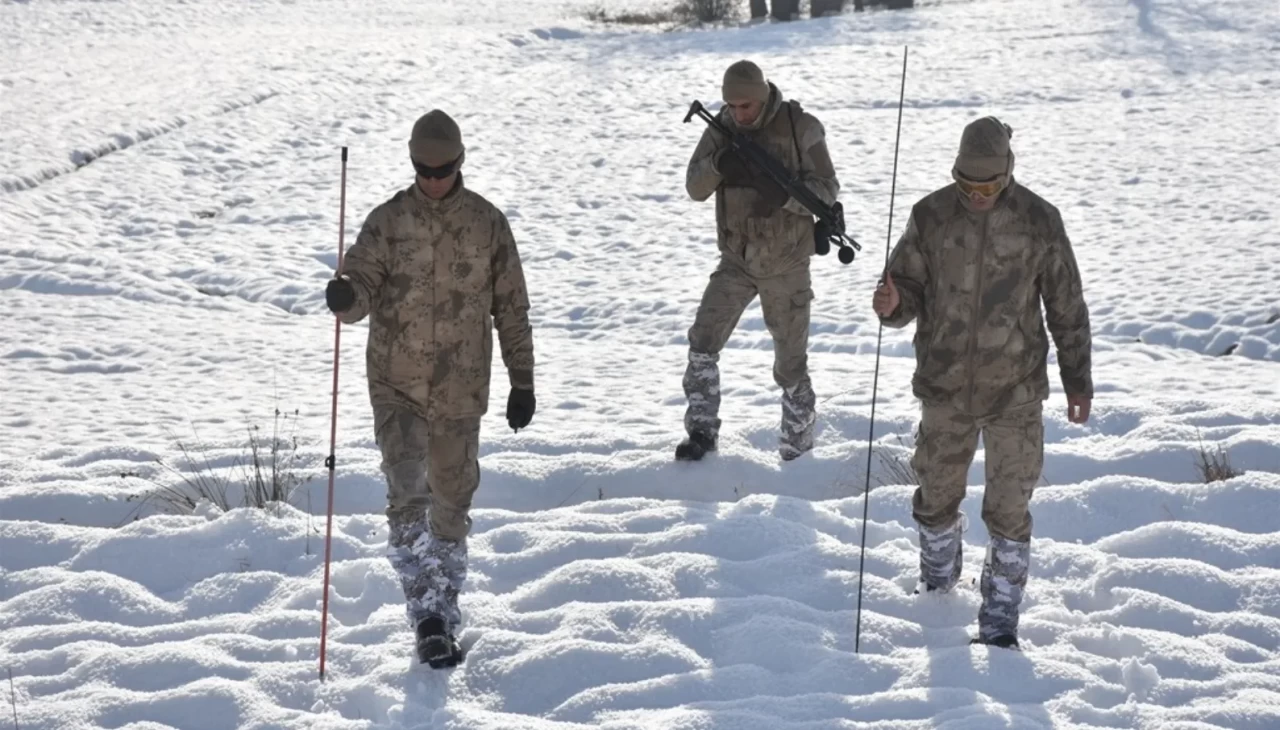 Sis ve karın içinde kayboldu! 7 gündür komandolar arıyor