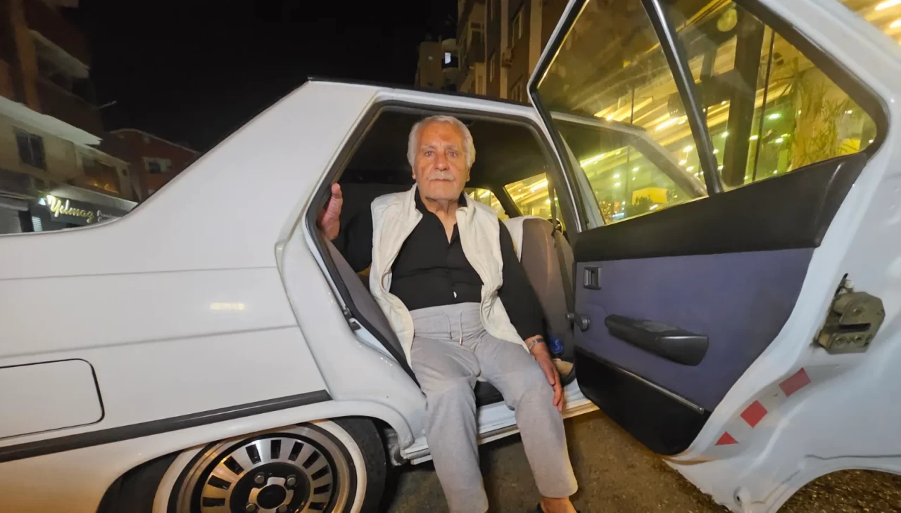 Eşini kaybetti, 5 yıldır arabasında yaşıyor: Belki çocuklarım beni ölmüş sanıyor