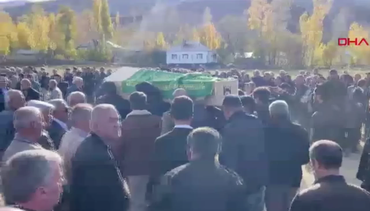 Van’daki feci kazada bir can daha gitti: 2 çocuk annesi Selma Karay toprağa verildi