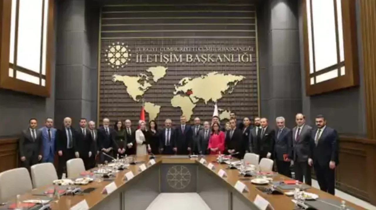 TBF’den İletişim Başkanı Burhanettin Duran’a ziyaret