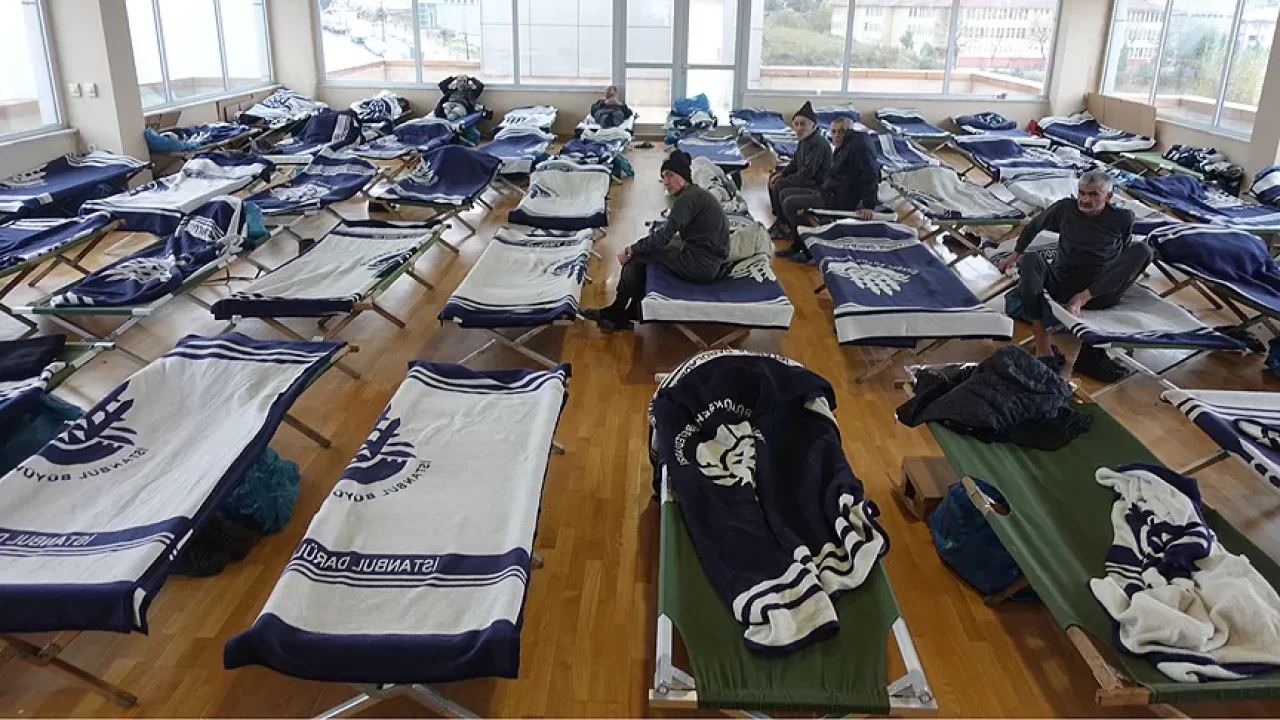 Aile ve Sosyal Hizmetler Bakanlığından sokakta kalan kimsesizler için "konaklama" genelgesi