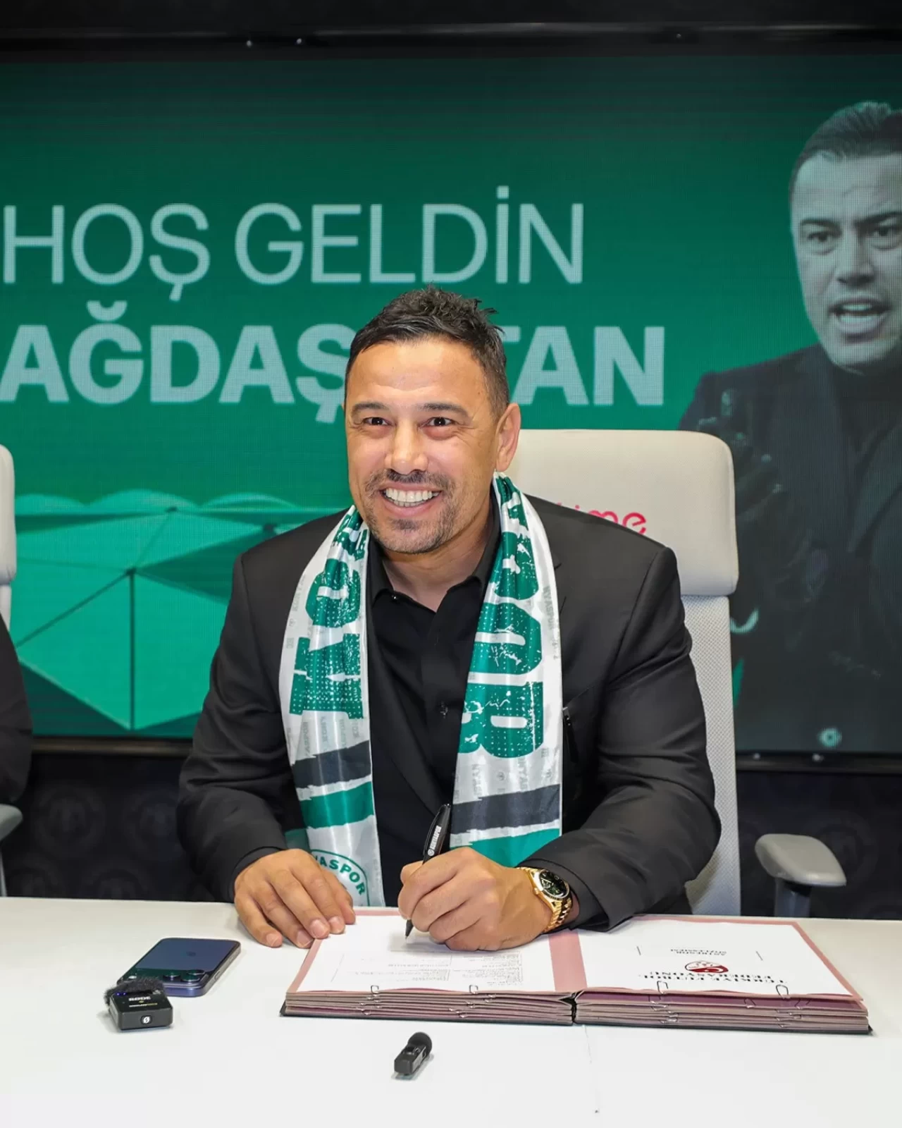 Konyaspor, Çağdaş Atan ile 1,5 yıllık sözleşme imzaladı