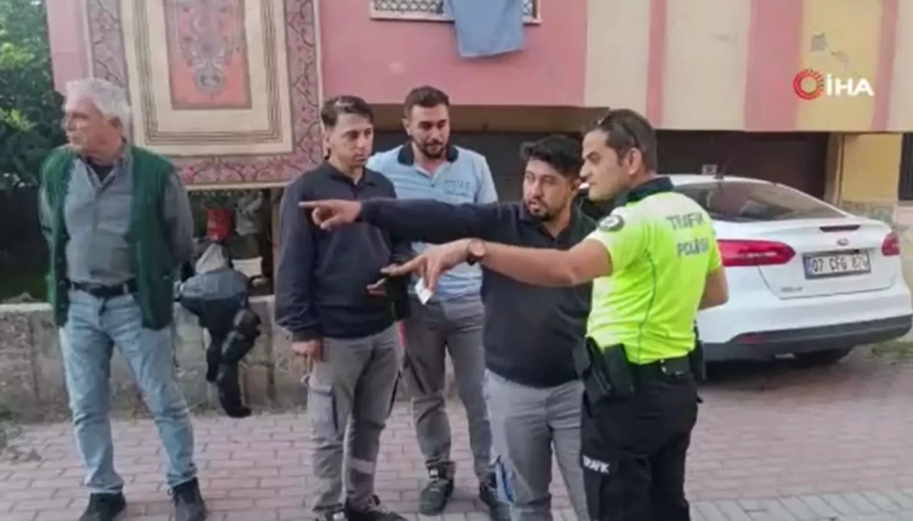 Antalya’da otomobil ile motosiklet çarpıştı! Kazadan sonra ‘Niye gülüyorsun’ tartışması çıktı