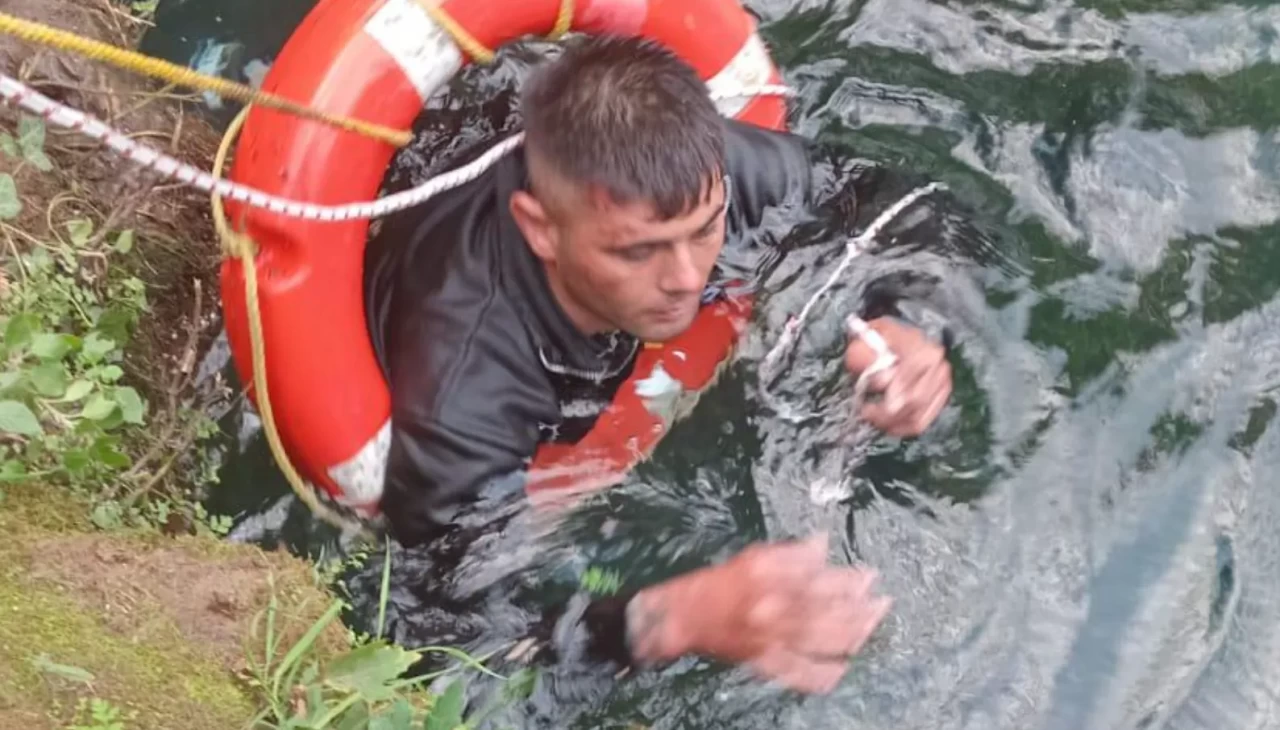 Antalya’da ayağı kayan kişi Düden Çayı’na düştü! Can simidiyle kurtarıldı