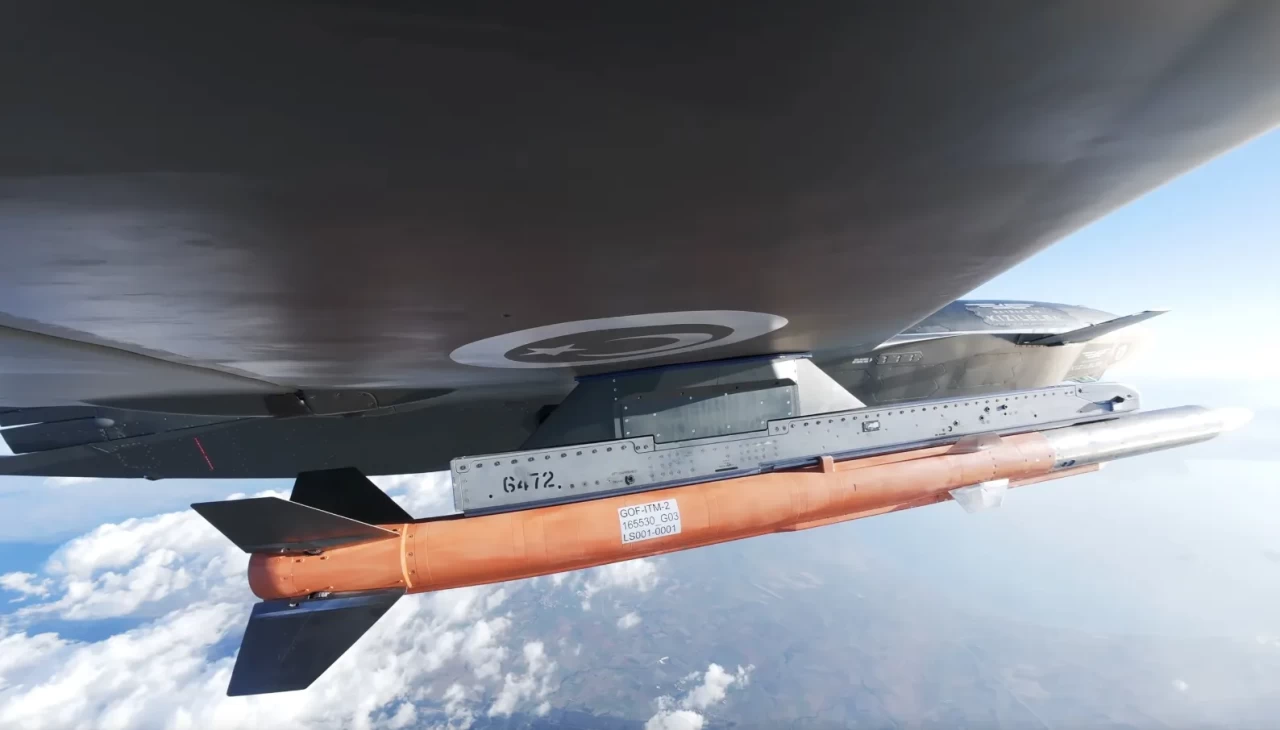 Bayraktar KIZILELMA'dan milli donanımlarla gövde gösterisi!