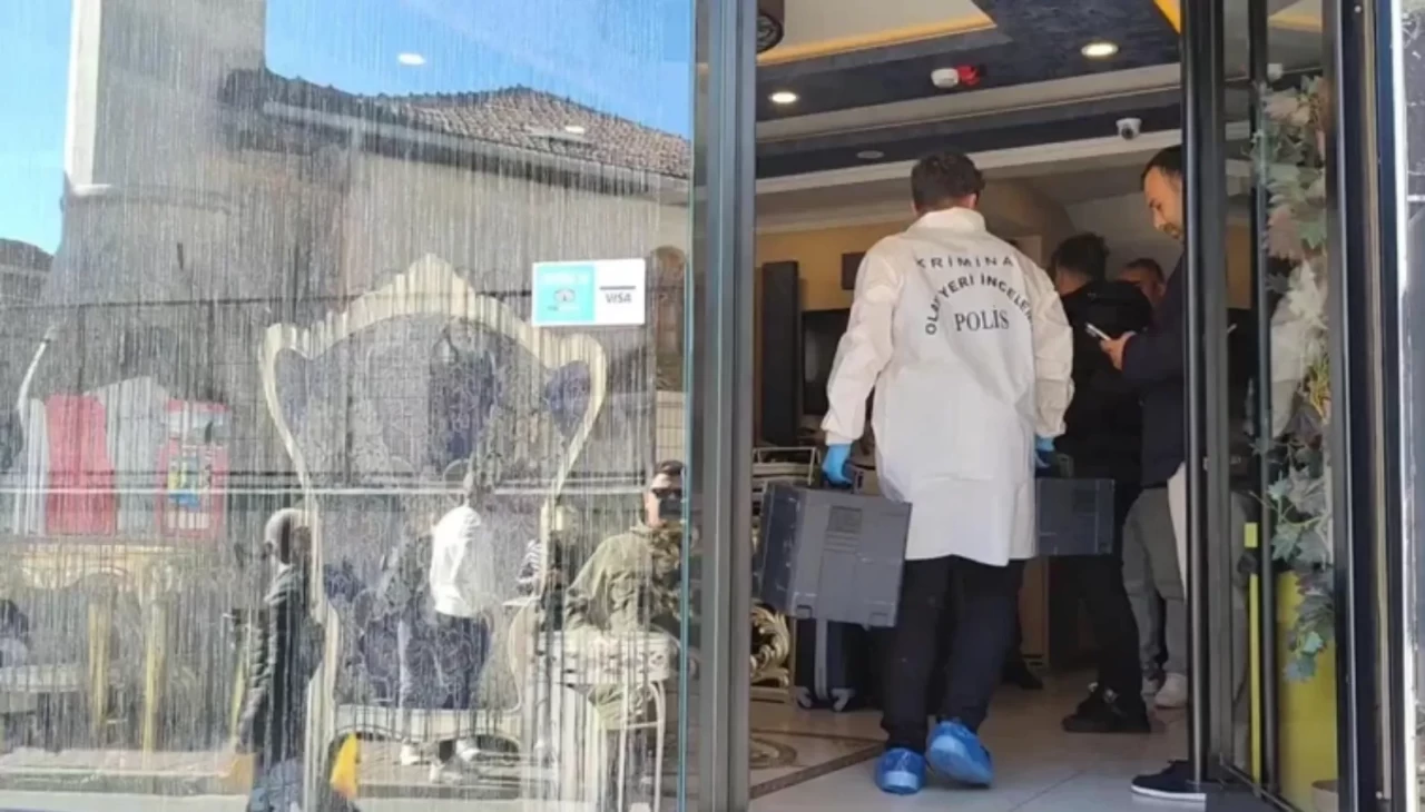 Fatih’te otelde kalan iki kardeş ‘gıda zehirlenmesi’ şüphesiyle hastaneye başvurdu