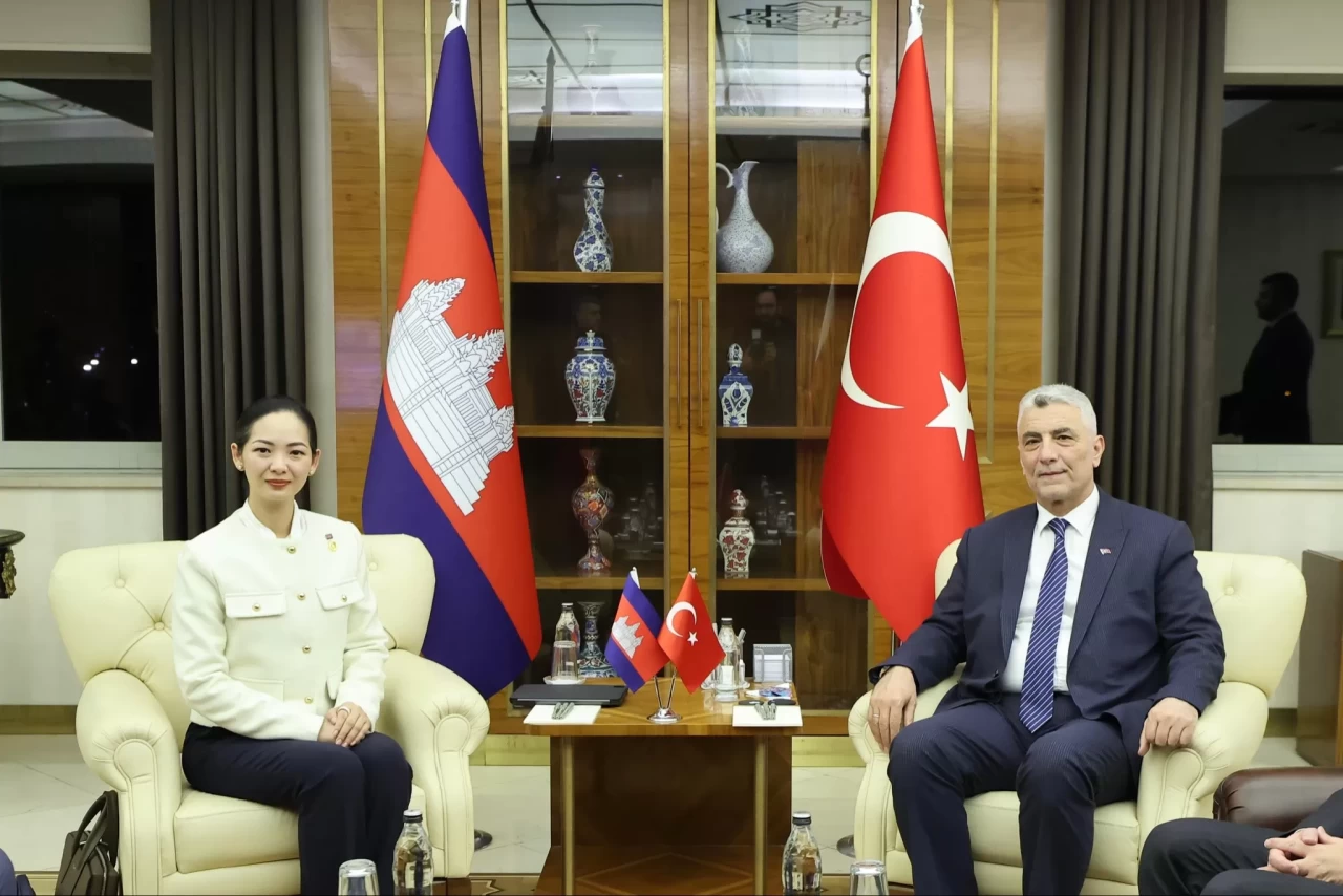 Ticaret Bakanı Bolat, Kamboçya Ticaret Bakanı Nimul ile bir araya geldi
