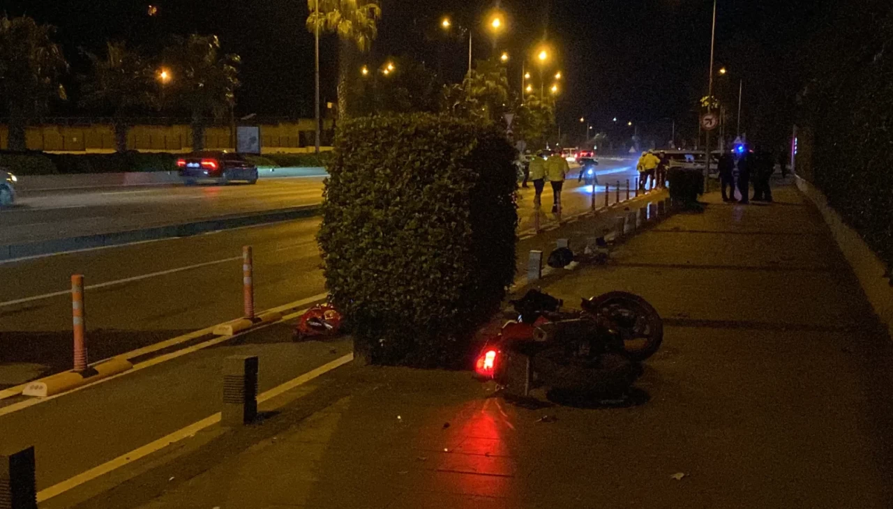 Samsun’da feci kaza: Motosiklet yayaya çarptı, 3 kişi ağır yaralandı