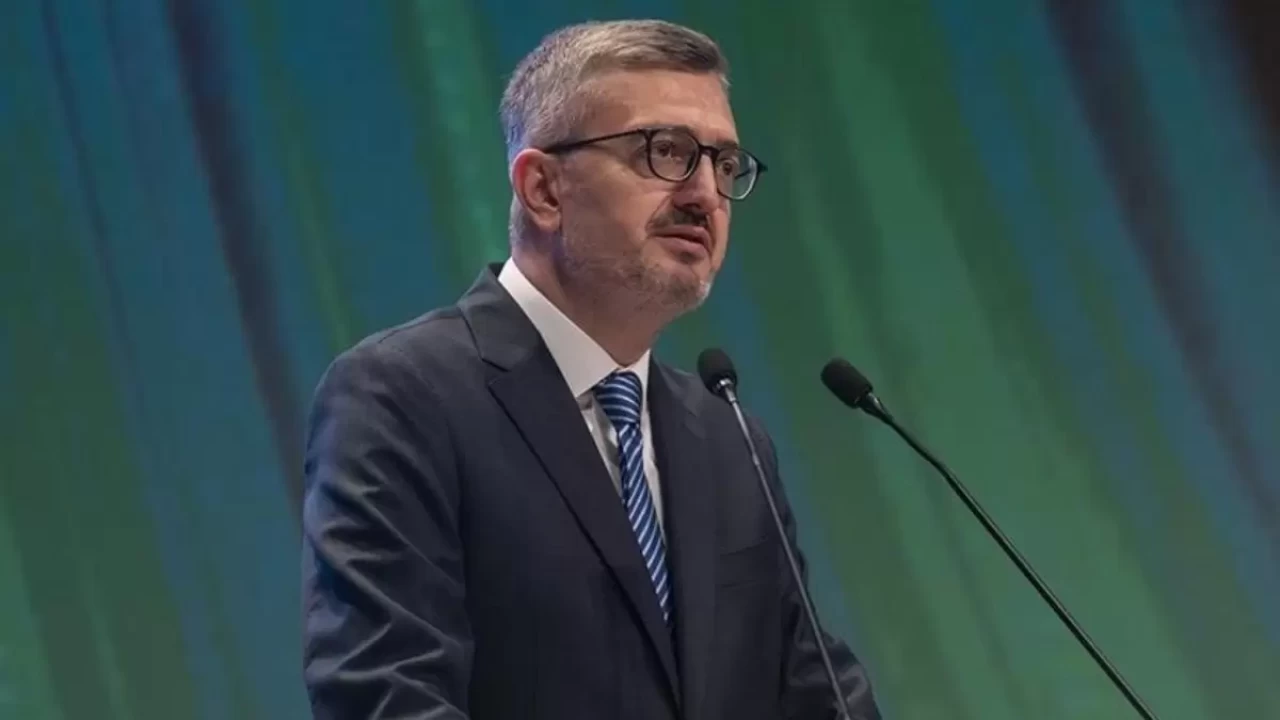 İletişim Başkanı Duran, A Milli Erkek Basketbol Takımı'nı kutladı