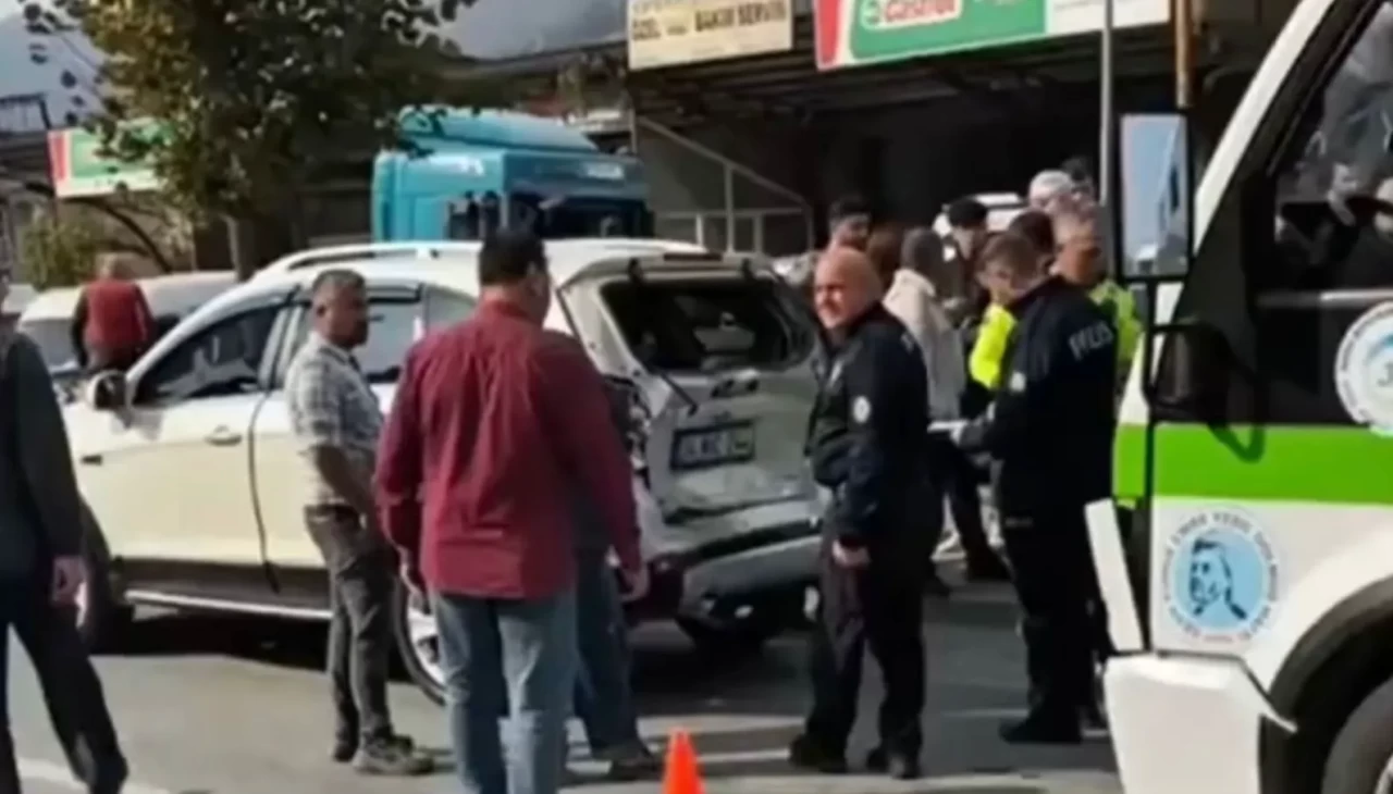 Ordu’da minibüs ile otomobil çarpıştı! 12 kişi yaralandı