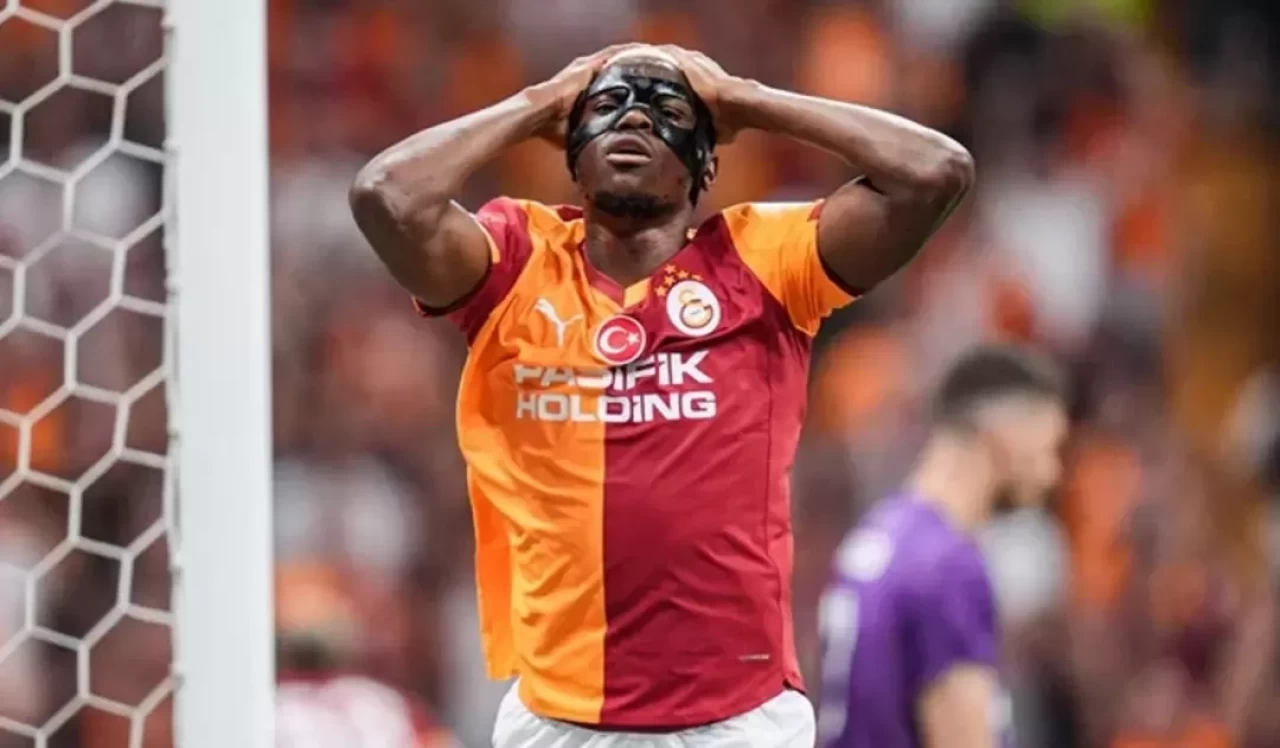 Galatasaray'a Osimhen şoku: Fenerbahçe derbisi tehlikede!
