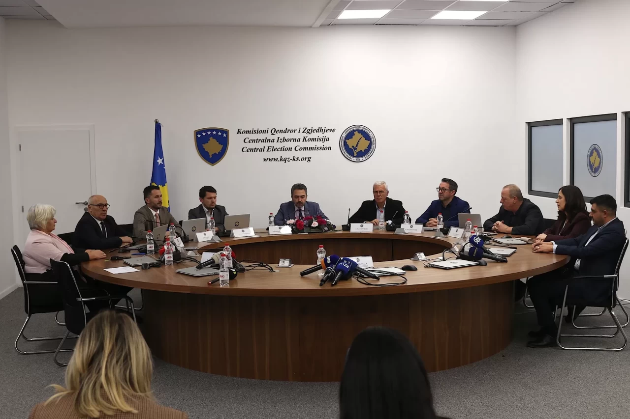 Kosova'da yerel seçimin ikinci turunda oy kullanma işlemi sona erdi