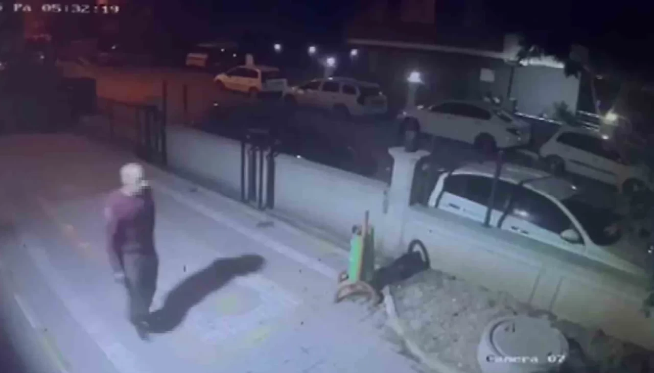 Apartman otoparkına girdi: Bisikleti çalıp kayıplara karıştı