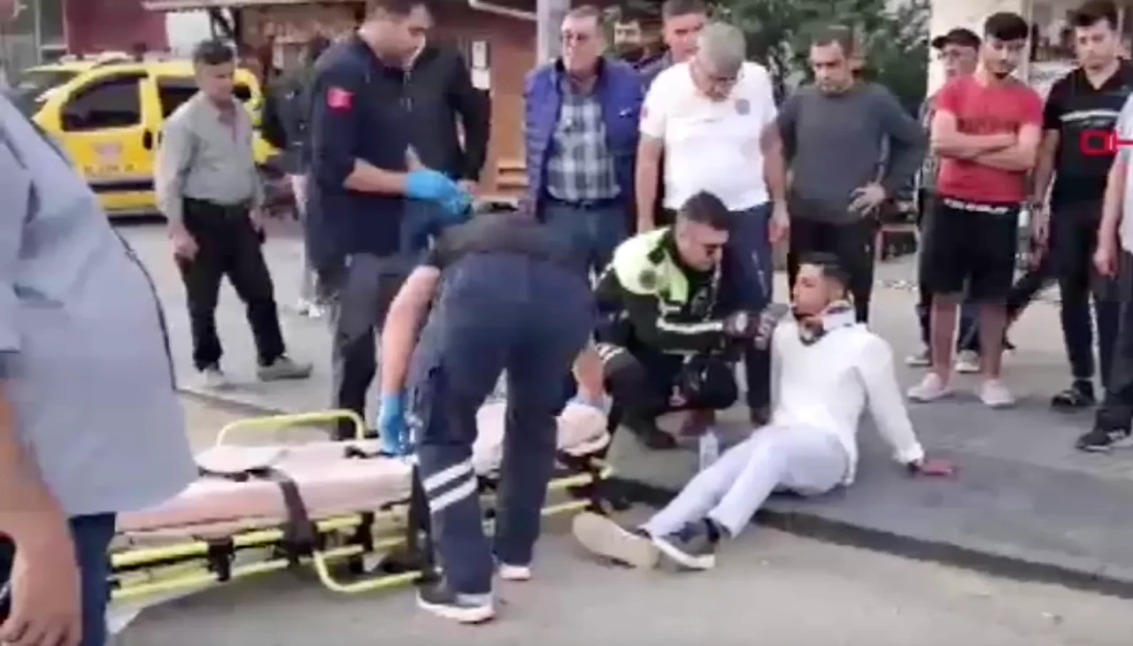 Antalya’da kavşakta kaza: Otomobil sürücüsü yaralandı