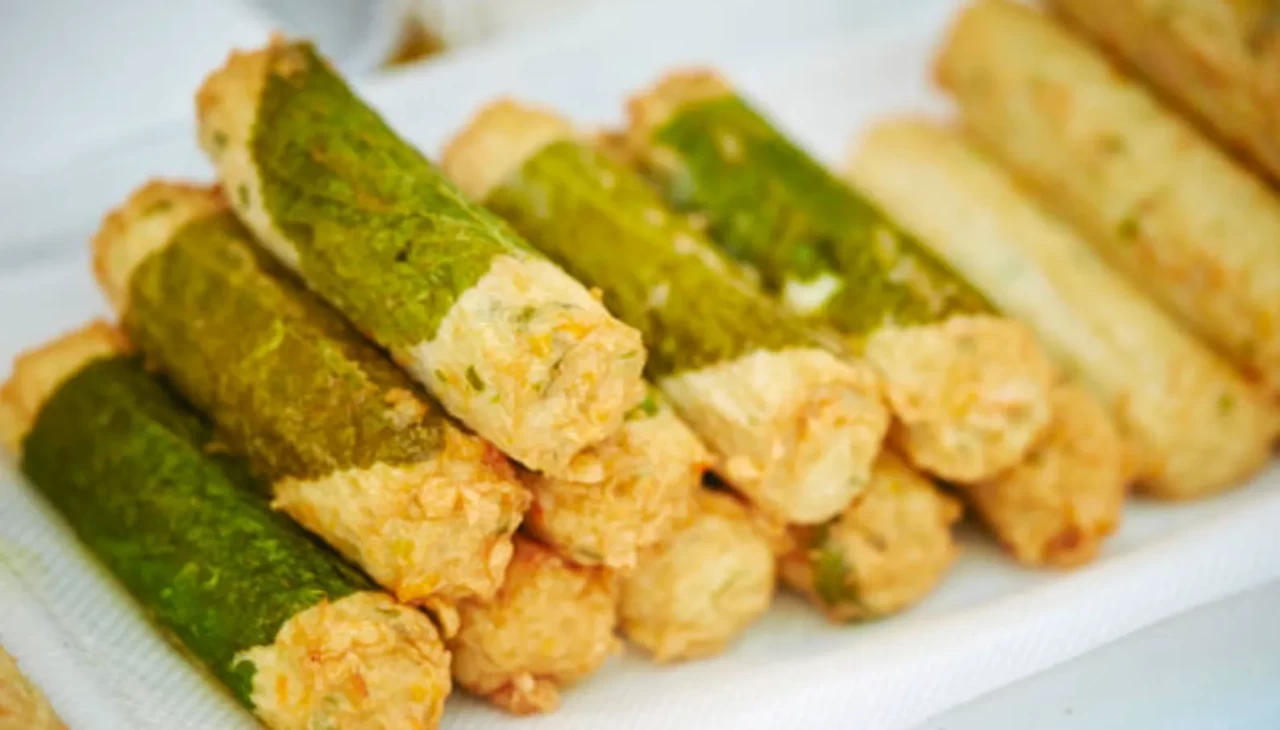 Kokusu yetiyor! Kore balık köftesi tadına bakan bir daha vazgeçemiyor!