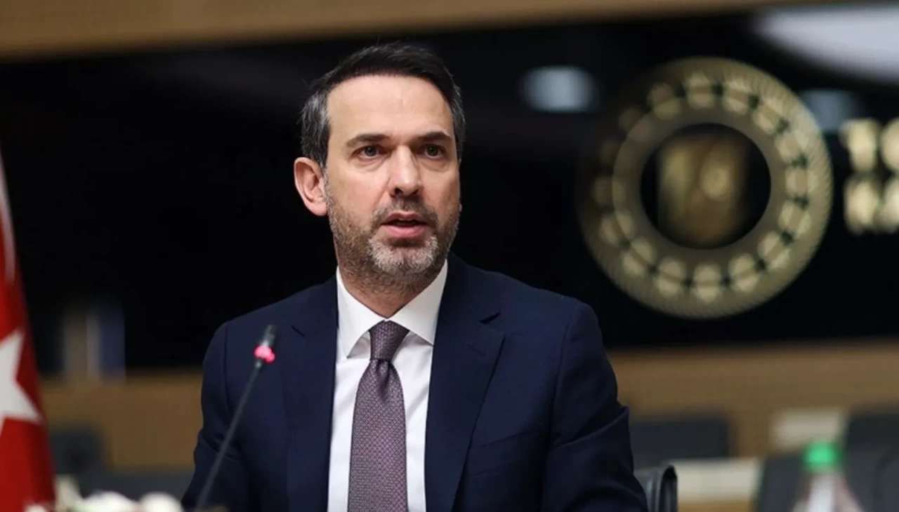 Bakan Bayraktar’dan 24 Kasım mesajı: Şehit öğretmenlerimizi rahmetle yad ediyoruz, fedakar eğitim kahramanlarına şükran!