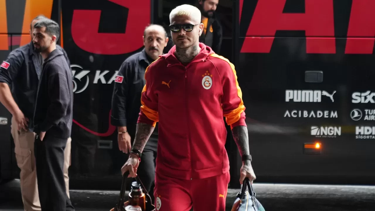 Galatasaray, Ajax maçı için Hollanda’ya gitti