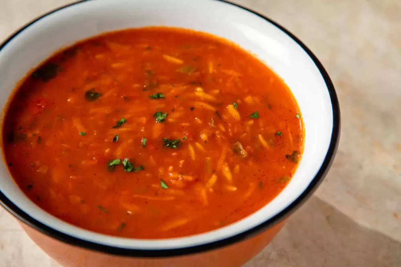 Domatesli Şehriye Çorbası Bebeklere Enerji Desteği