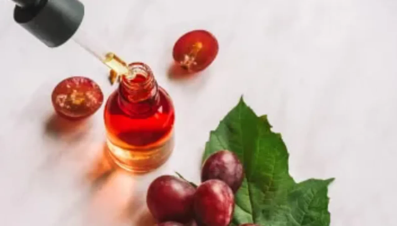 Isıdan yıpranan saçlara doğal kalkan! Üzüm çekirdeği yağının şaşırtan etkileri