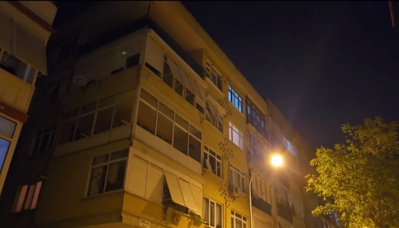 Kartal’da 4 katlı bina çatlaklar nedeniyle tahliye edildi