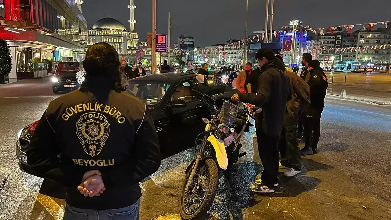 İstanbul'da 'Huzur İstanbul' uygulaması: 560 suçlu yakalandı