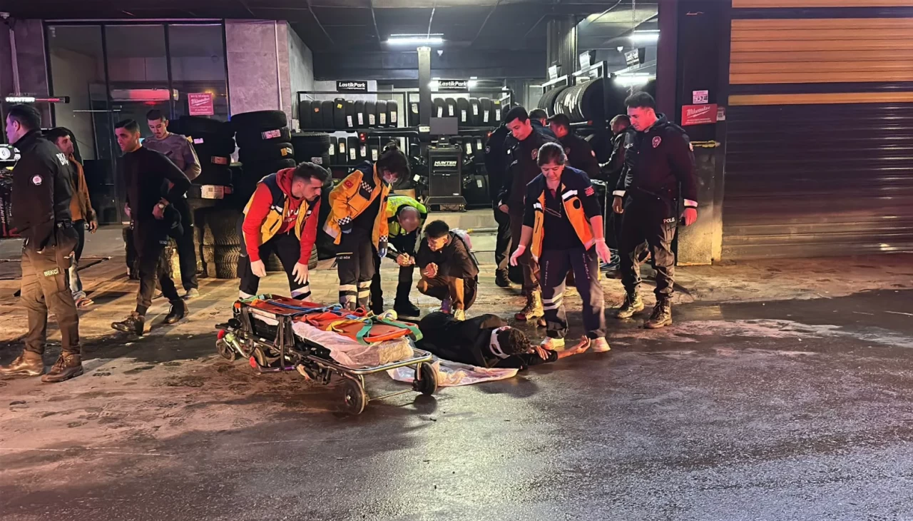 Edirne’de ‘dur’ ihtarına uymayan motosiklet polis aracına çarptı: 2 yaralı