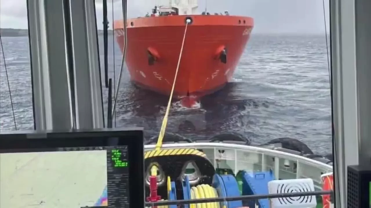 Çanakkale Boğazı'nda tanker arızası! Limana demirletildi