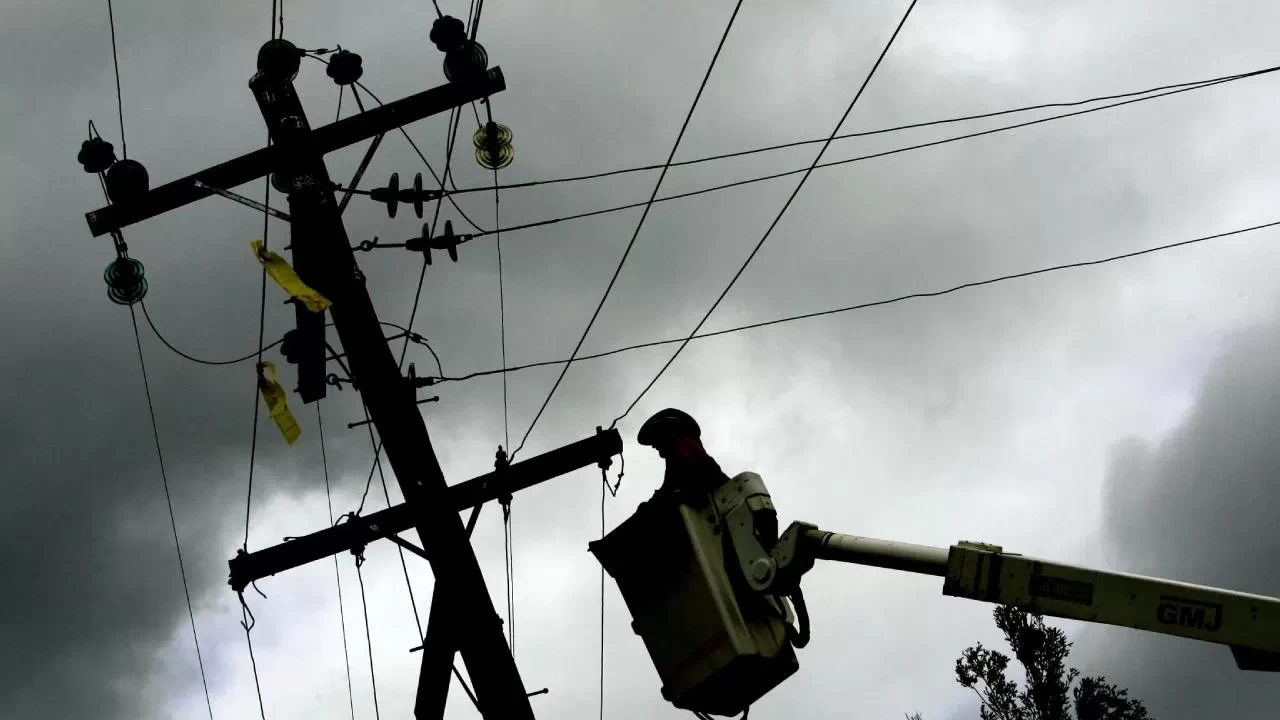 Avustralya'da binlerce ev ve iş yeri, tropikal siklon nedeniyle elektriksiz kaldı