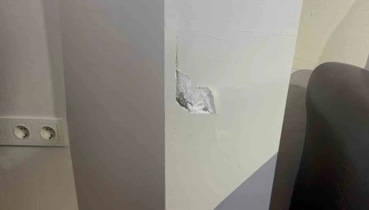 Kolonları çatlayan bina boşaltıldı: Ekipler inceleme başlattı