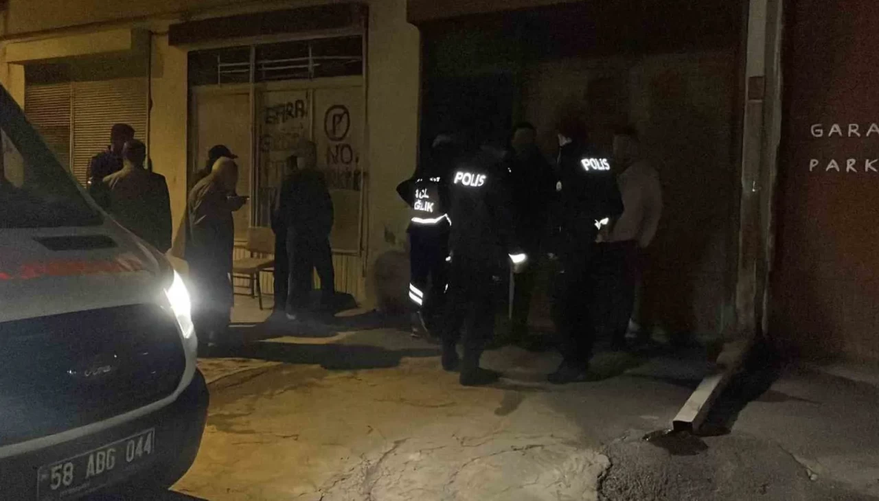 Eşinden haber alamayınca garaja indi: Otomobilin içinde ölü buldu