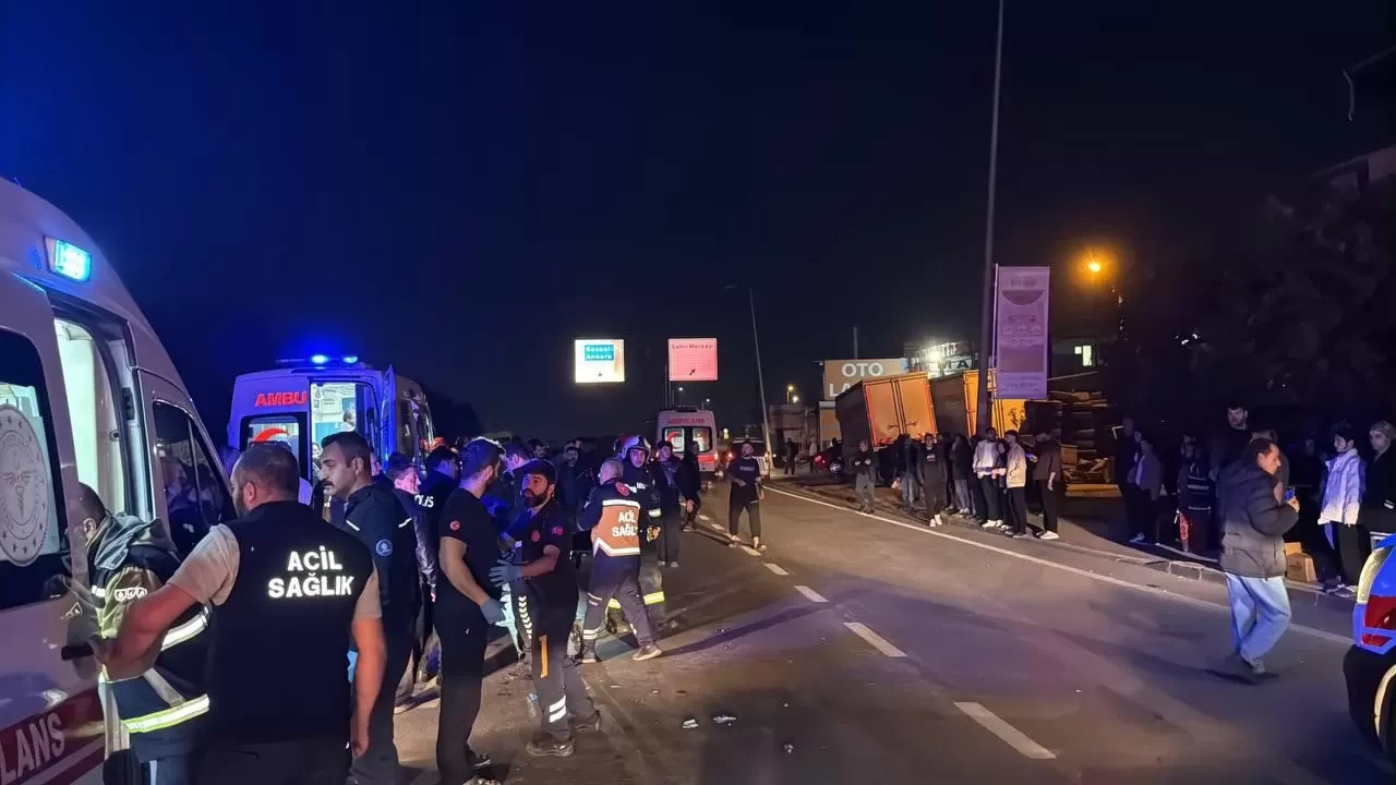 Gebze'de işçileri taşıyan servis devrildi: 1'i ağır 8 yaralı