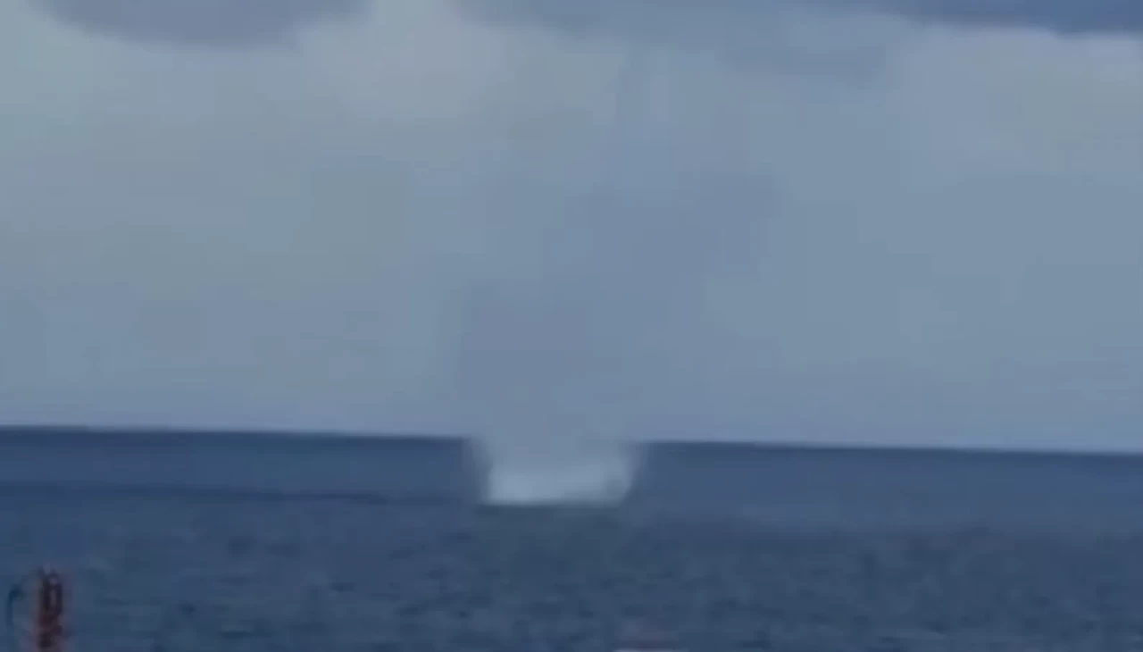 KKTC’de Esentepe sahilinde hortum paniği: O anlar kamerada