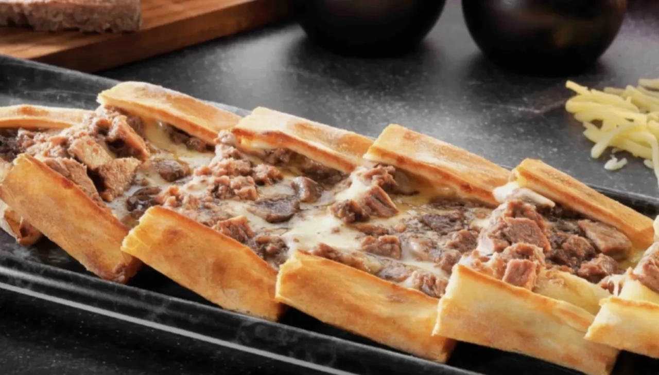 Görümce çatlatan kaşarlı pide! MasterChef usulü tarif ev mutfağını taş fırına çeviriyor