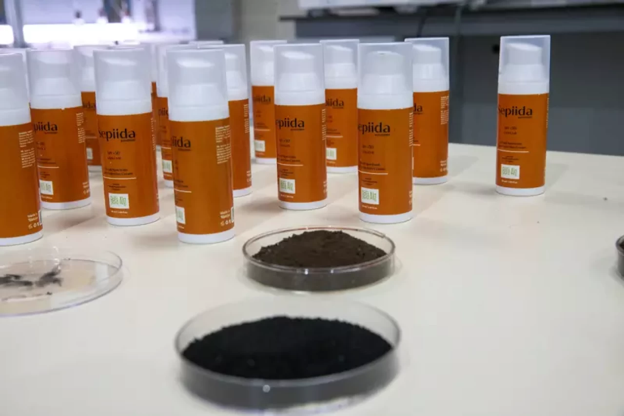 Türk akademisyenler, mürekkep balığından cilt onarıcı ve koruyucu güneş kremi üretti