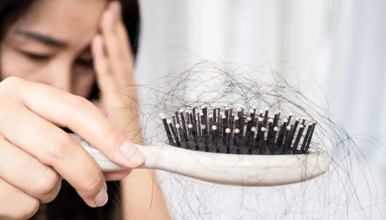 Saç dökülmesi mevsimsel mi? Kadınlar için sonbahar bakımında bilmeniz gerekenler