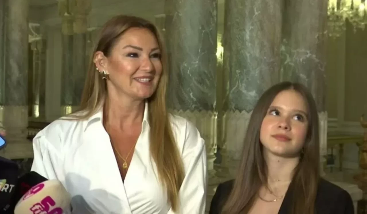 Pınar Altuğ’un Kızı Su Altuğ Kimdir? Podyumun Yeni Gözdesi Oldu