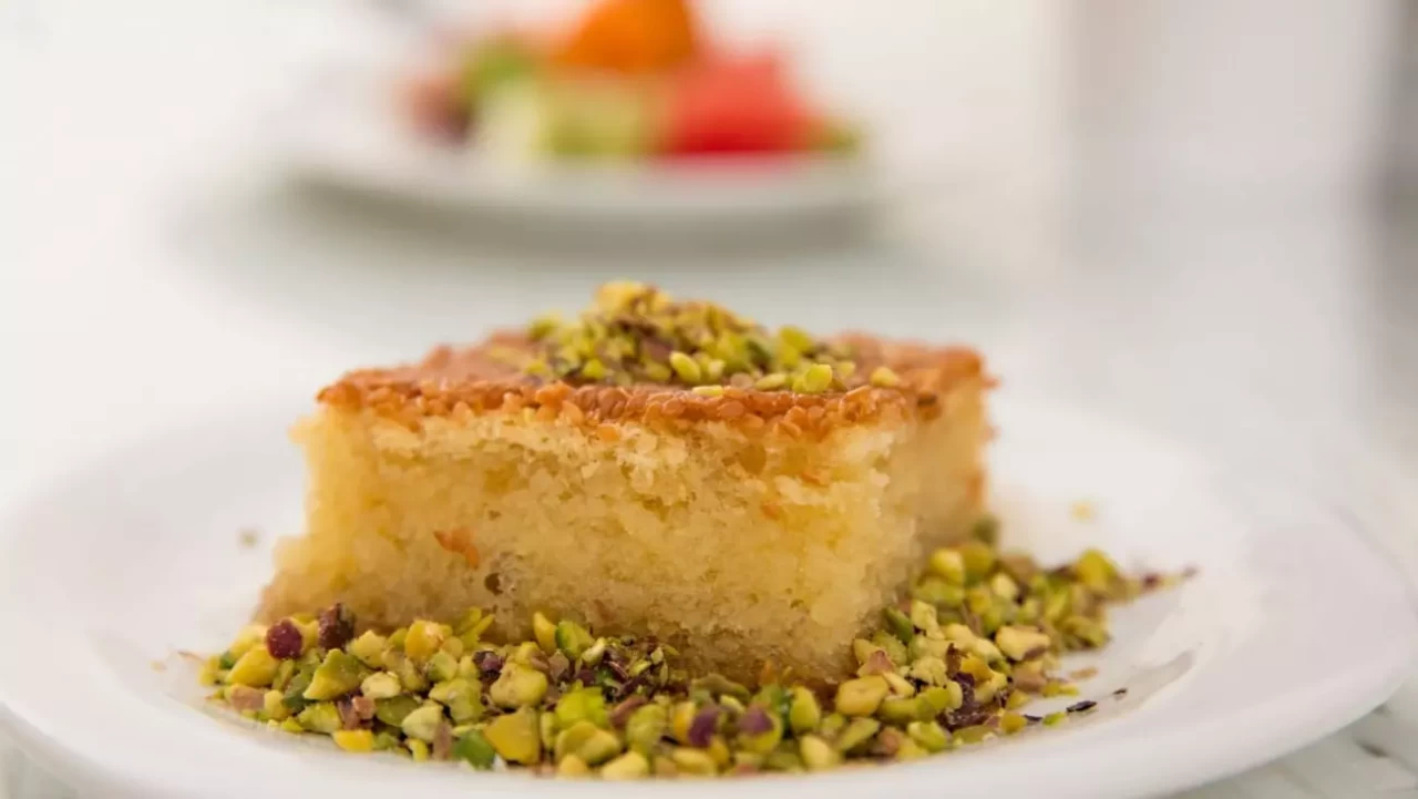 Trileçeye Rakip Lezzet: Bol Sütlü Üç Kaşık Tatlısı Tarif