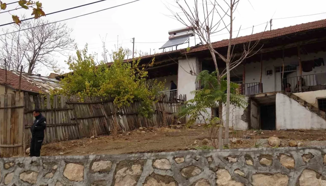 Yalnız yaşayan adam evinde ölü bulundu