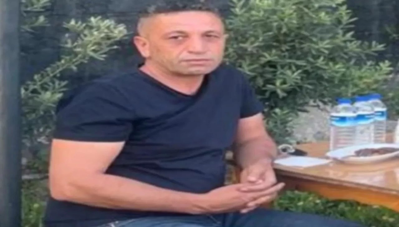 Evinde, tartıştığı kişiyi baltayla öldürdü