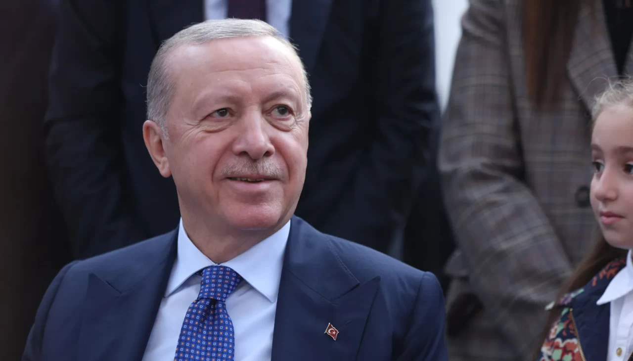 Cumhurbaşkanı Erdoğan, Atatürk Havalimanı Millet Bahçesi’nde esnafı ziyaret etti